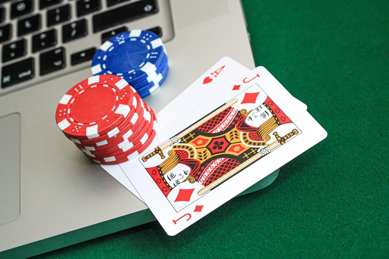 မြန်မာကစားသူများ 123ky Slot ကစားနေသောမြင်ကွင်း